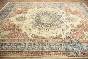 9'6x12'7 Hand Knotted Muted Floral Classic Oriental Wool Rug