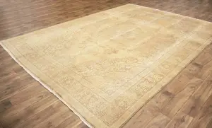 9'7 x 13'2 Hand-Knotted Muted Floral Oriental Wool Rug