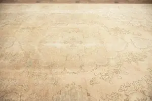9'7 x 13'2 Hand-Knotted Muted Floral Oriental Wool Rug