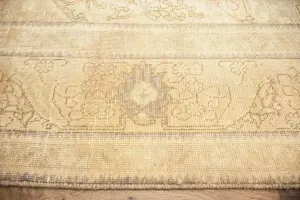 9'7 x 13'2 Hand-Knotted Muted Floral Oriental Wool Rug