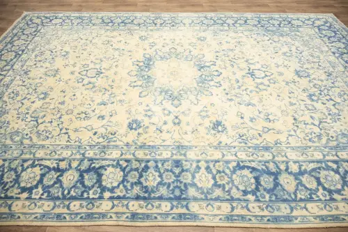 9'8 x 13'2 Hand-Knotted Muted Floral Oriental Wool Rug