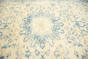 9'8 x 13'2 Hand-Knotted Muted Floral Oriental Wool Rug