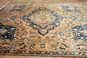 10'0 x 12'6 Hand-Knotted Muted Floral Oriental Wool Rug