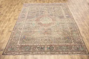 9'10 x 12'9 Hand-Knotted Muted Floral Oriental Wool Rug