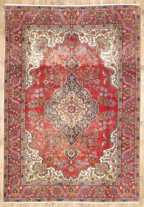 7'4x10'8 Hand Knotted Floral Classic Oriental Wool Rug