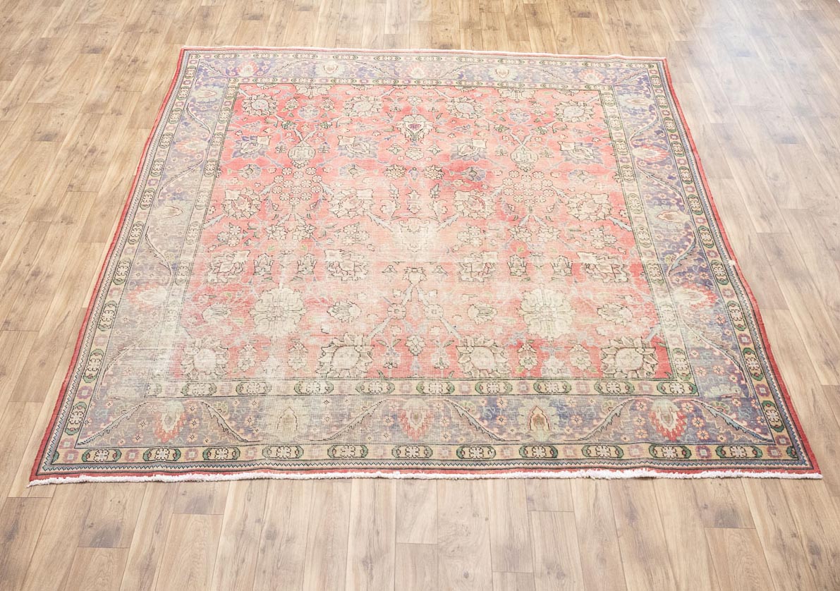 9'5x9'8 Hand Knotted Traditional Floral Oriental Wool Rug - Image 1