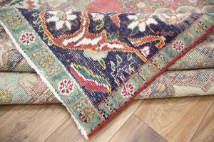 6'4x9'4 Hand Knotted Muted Floral Classic Oriental Wool Rug