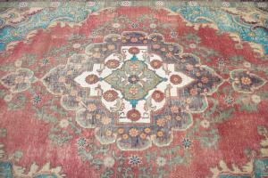 6'4x9'4 Hand Knotted Muted Floral Classic Oriental Wool Rug