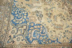 6'3x9'3 Hand Knotted Muted Floral Classic Oriental Wool Rug