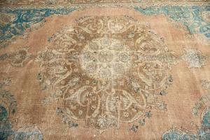 6'7x9'7 Hand Knotted Floral Classic Oriental Wool Rug