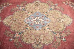 9'7 x 13'0 Hand Knotted Traditional Red Floral Wool Rug