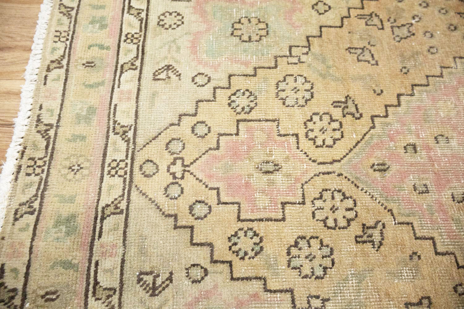 3'3x5'0 Hand Knotted Traditional Floral Oriental Wool Rug - Image 8