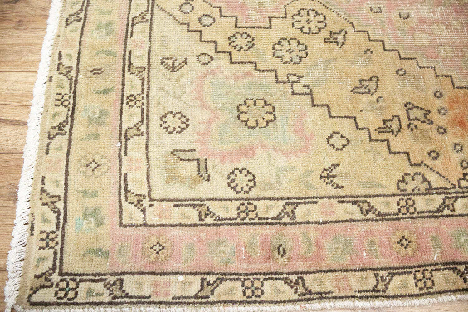 3'3x5'0 Hand Knotted Traditional Floral Oriental Wool Rug - Image 9