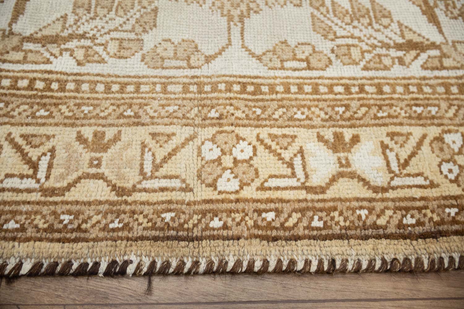 3'9x5'7 Hand Knotted Tribal Floral Oriental Wool Rug - Image 9
