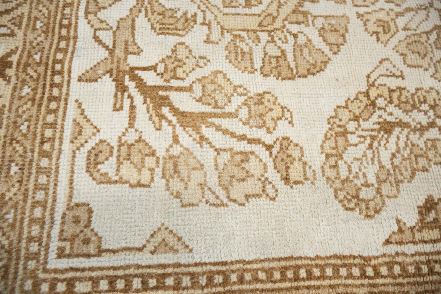 3'9x5'7 Hand Knotted Tribal Floral Oriental Wool Rug - Image 10
