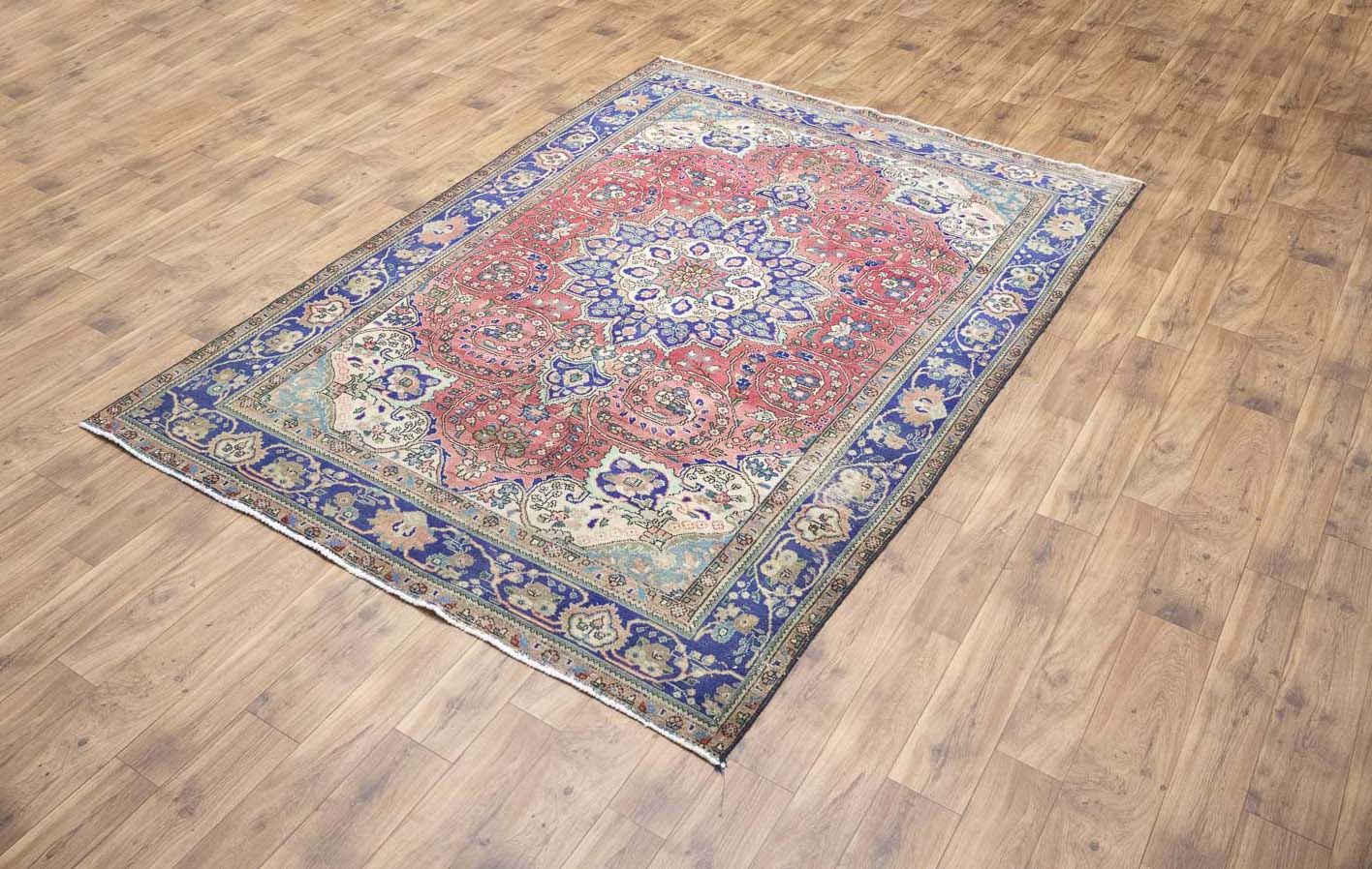 6'9x9'9 Hand Knotted Floral Traditional Oriental Wool Rug - Image 4