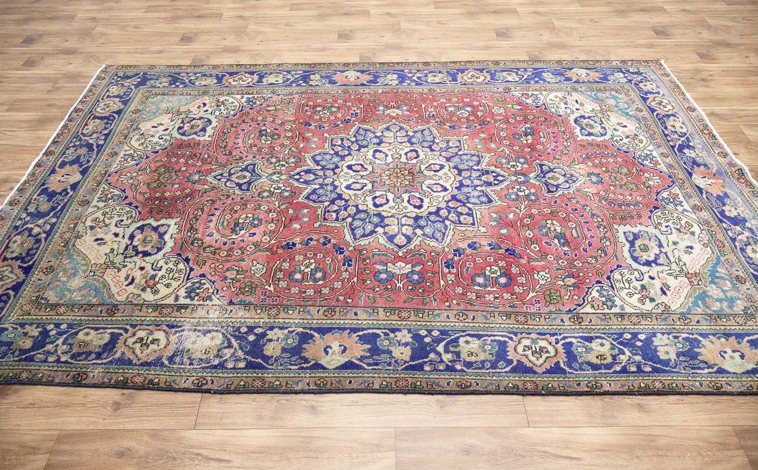 6'9x9'9 Hand Knotted Floral Traditional Oriental Wool Rug - Image 5