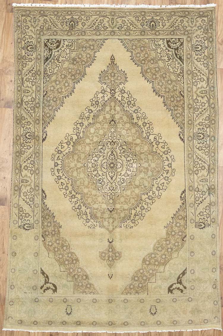 6'3x9'10 Hand Knotted Floral Traditional Oriental Wool Rug