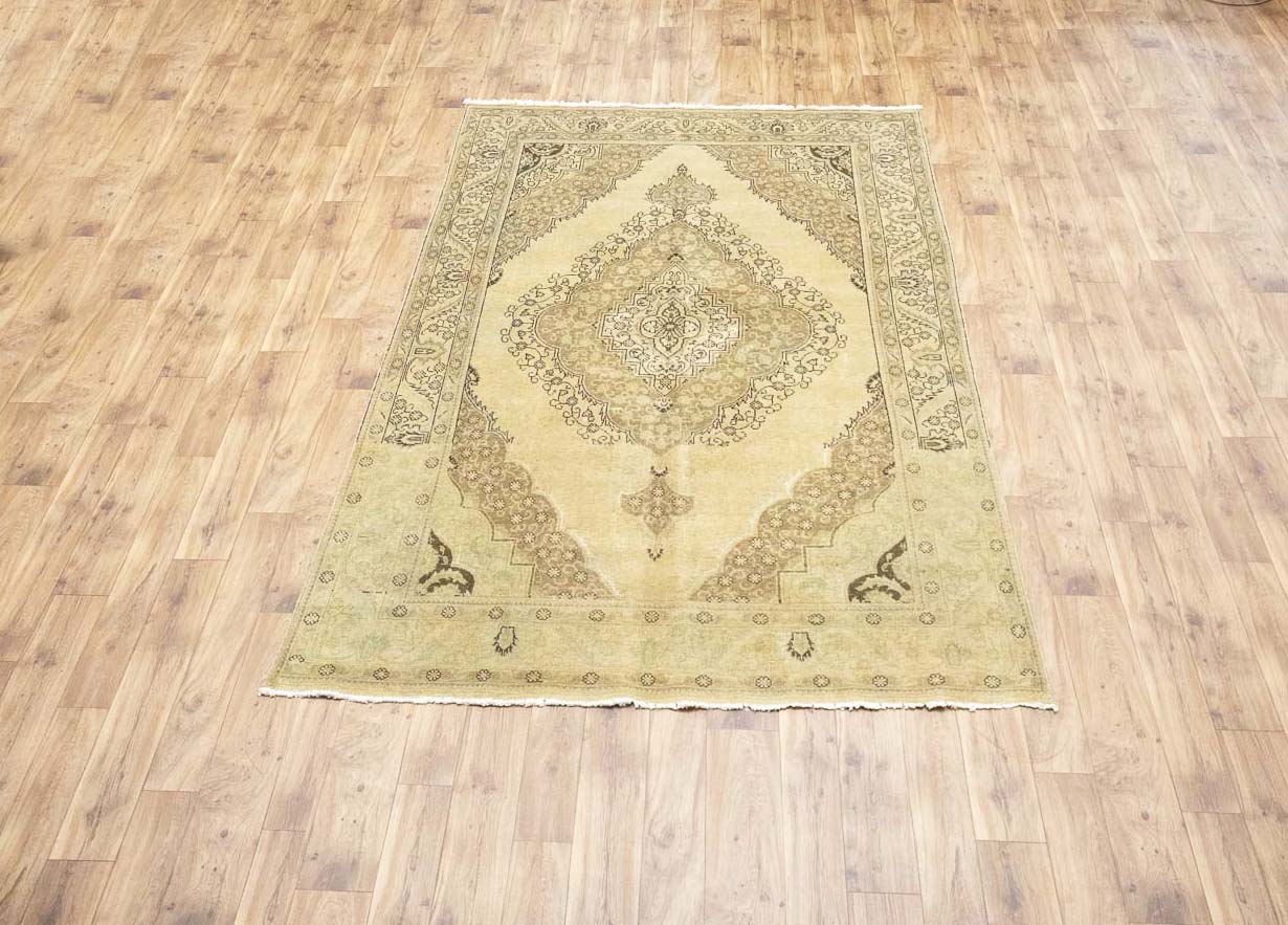 6'3x9'10 Hand Knotted Floral Traditional Oriental Wool Rug - Image 3