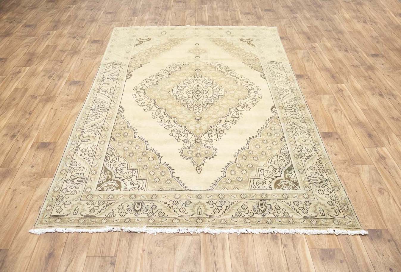 6'3x9'10 Hand Knotted Floral Traditional Oriental Wool Rug - Image 12