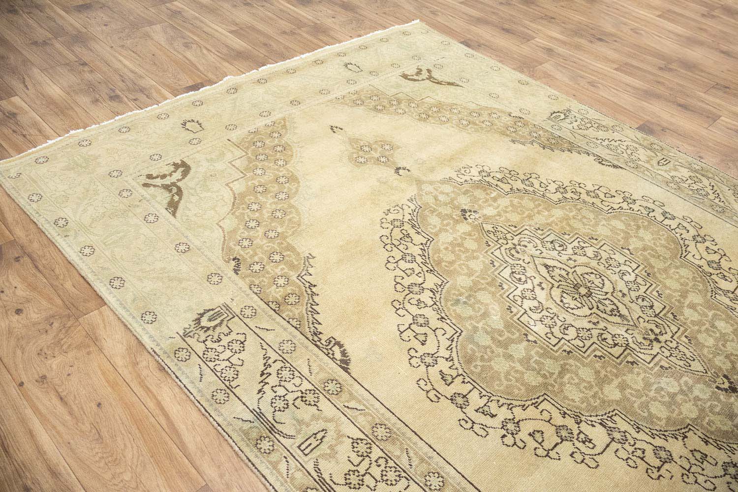 6'3x9'10 Hand Knotted Floral Traditional Oriental Wool Rug - Image 14