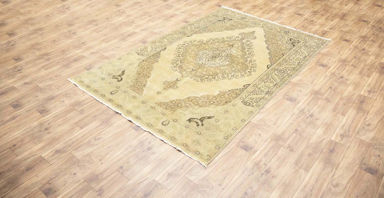 6'3x9'10 Hand Knotted Floral Traditional Oriental Wool Rug - Image 4