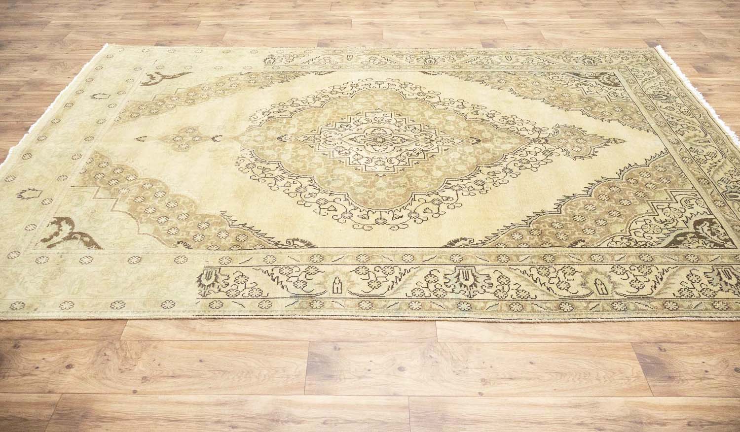 6'3x9'10 Hand Knotted Floral Traditional Oriental Wool Rug - Image 5