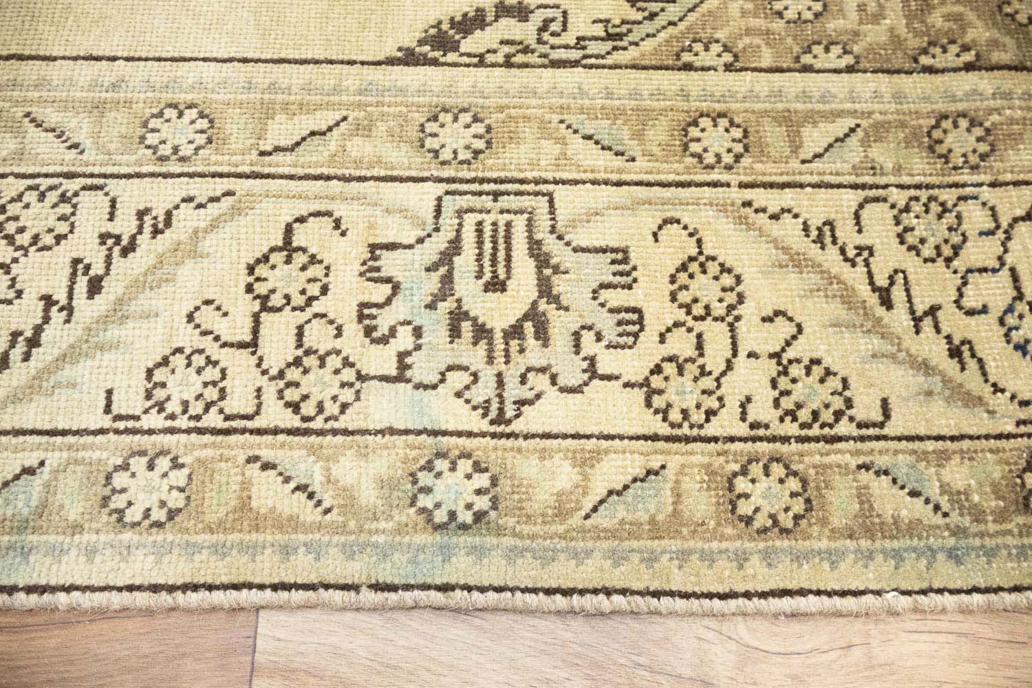6'3x9'10 Hand Knotted Floral Traditional Oriental Wool Rug - Image 9