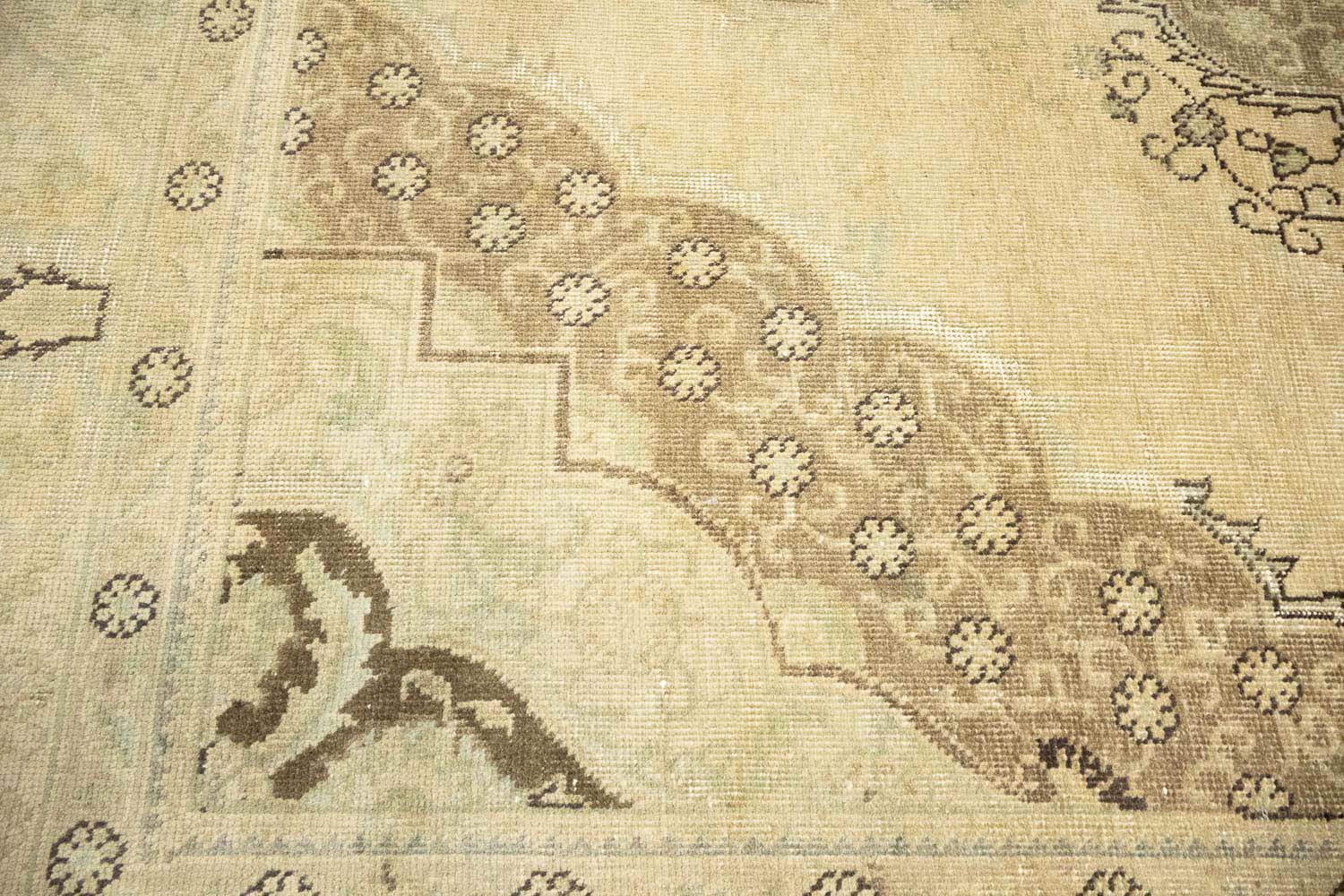 6'3x9'10 Hand Knotted Floral Traditional Oriental Wool Rug - Image 10
