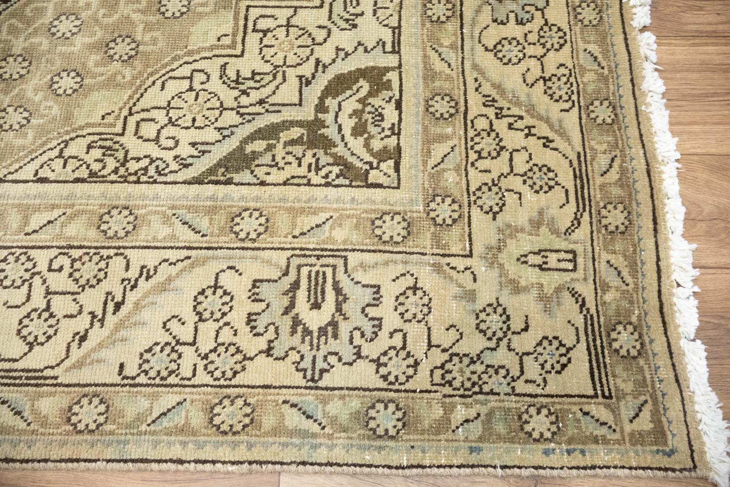 6'3x9'10 Hand Knotted Floral Traditional Oriental Wool Rug - Image 11
