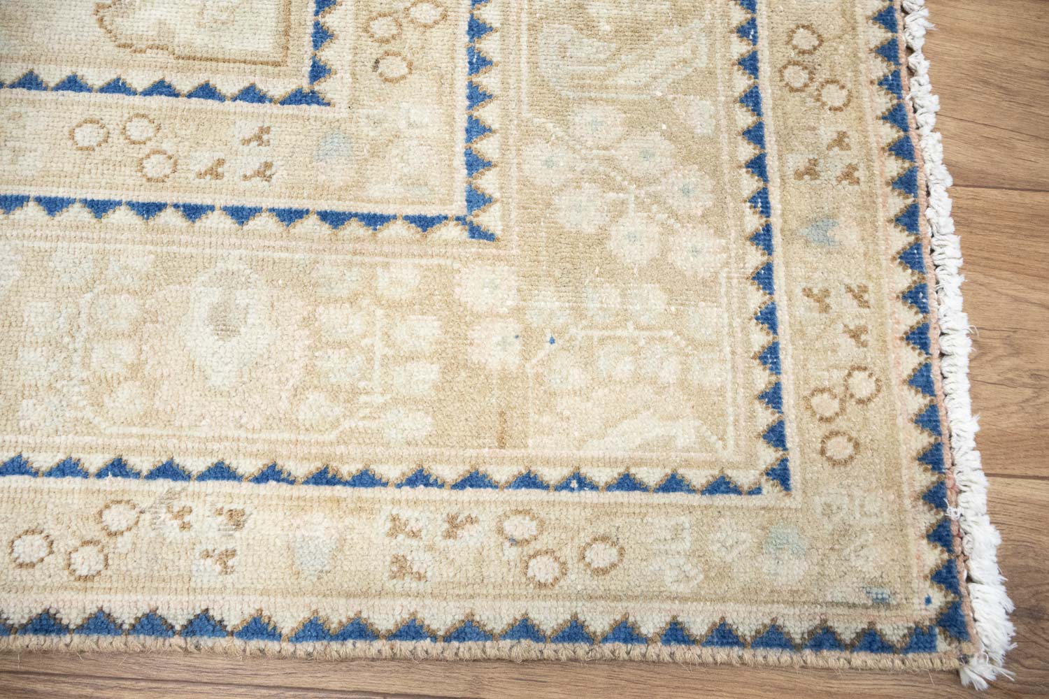 6'3x9'3 Hand Knotted Cream Floral Classic Oriental Wool Rug - Image 11