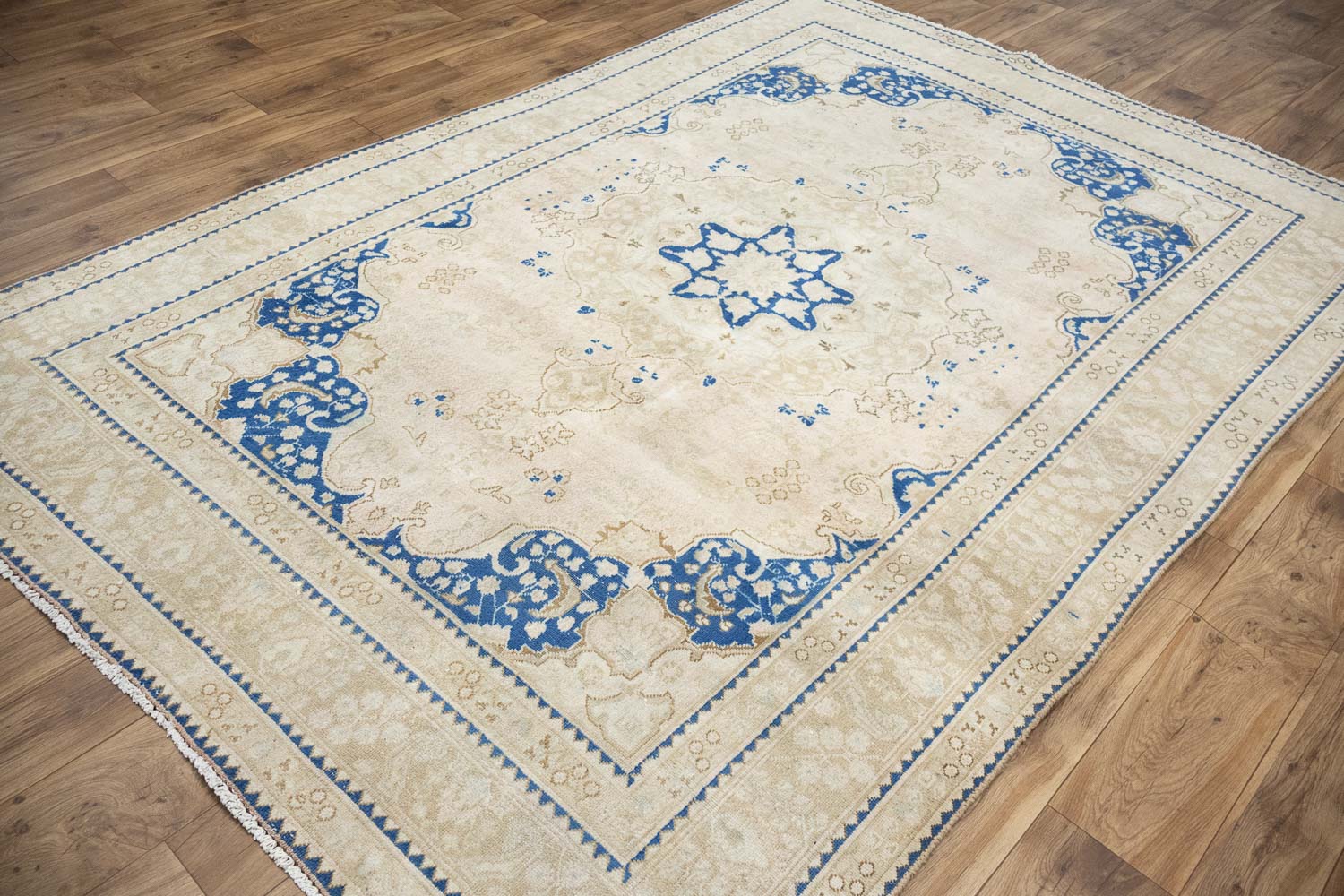 6'3x9'3 Hand Knotted Cream Floral Classic Oriental Wool Rug - Image 8