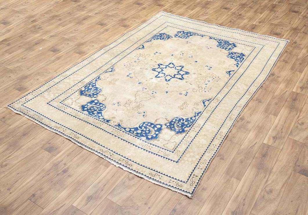 6'3x9'3 Hand Knotted Cream Floral Classic Oriental Wool Rug - Image 3