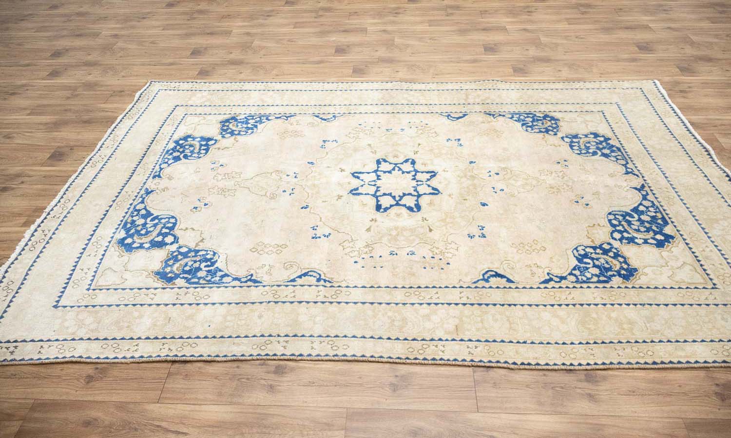 6'3x9'3 Hand Knotted Cream Floral Classic Oriental Wool Rug - Image 4