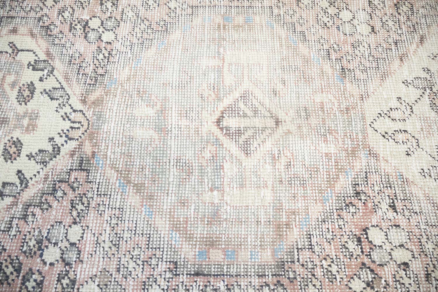 3'0x5'0 Hand Knotted Floral Traditional Wool Oriental Rug - Image 7