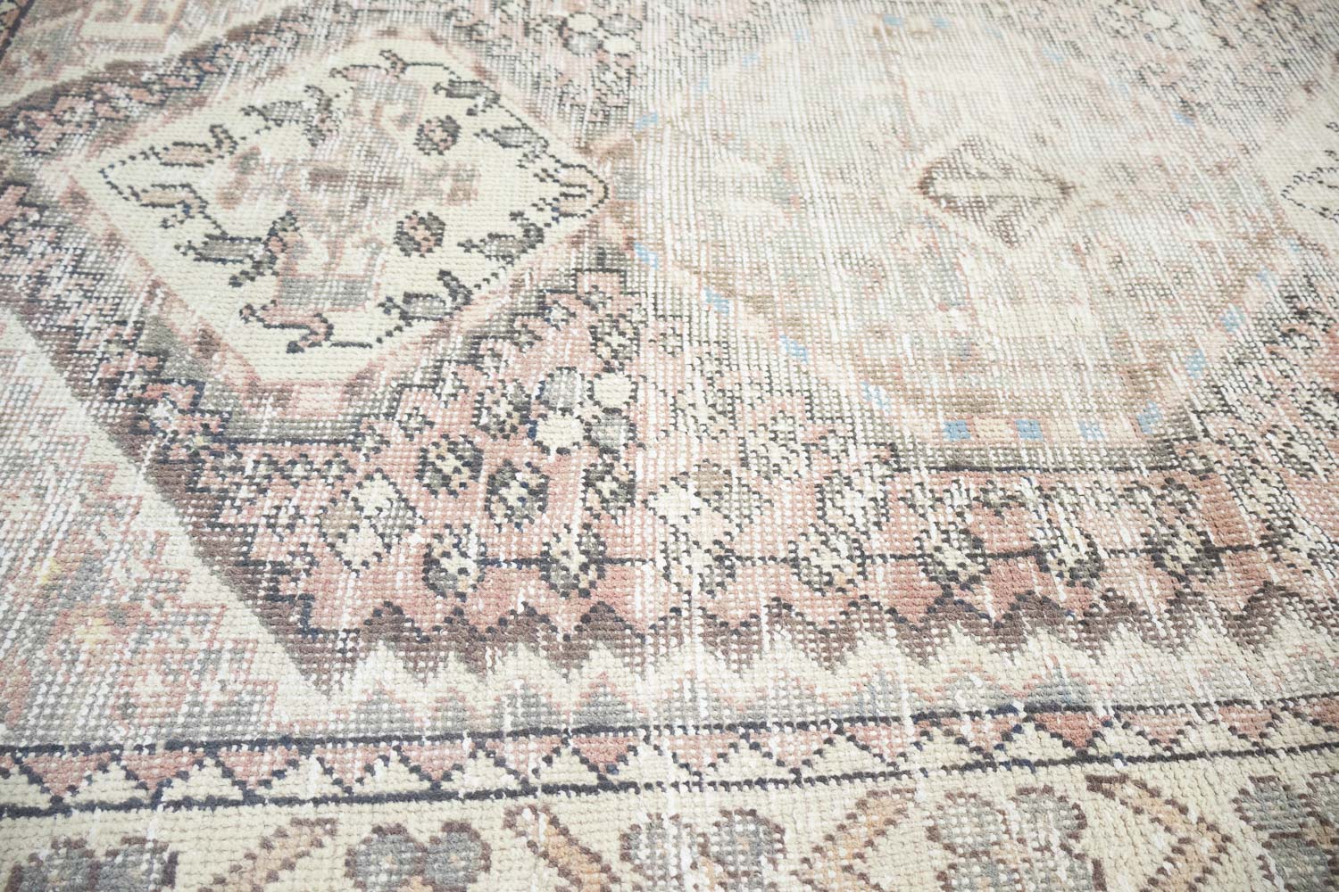 3'0x5'0 Hand Knotted Floral Traditional Wool Oriental Rug - Image 9