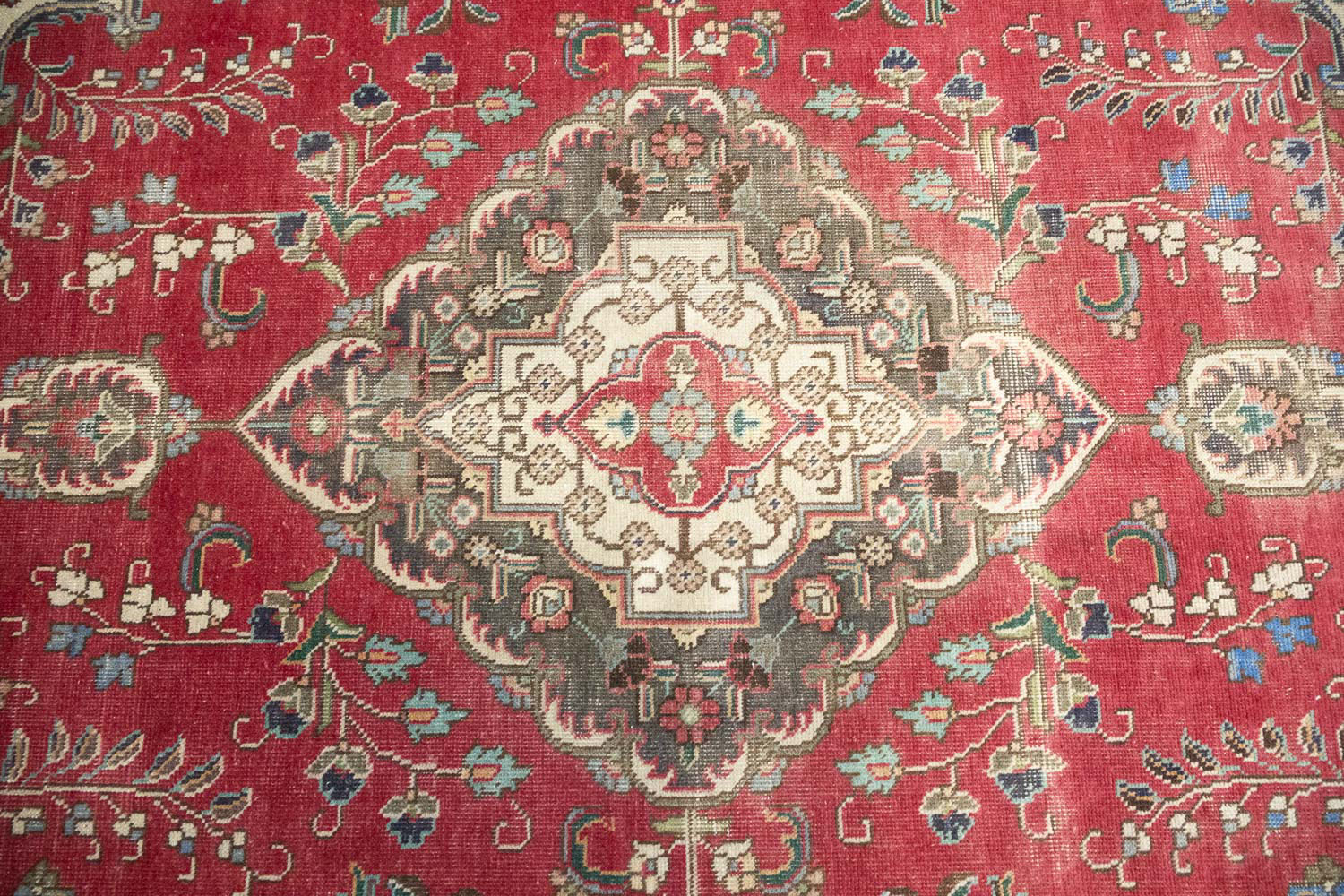 6'4x9'3 Hand Knotted Floral Traditional Wool Oriental Rug - Image 8