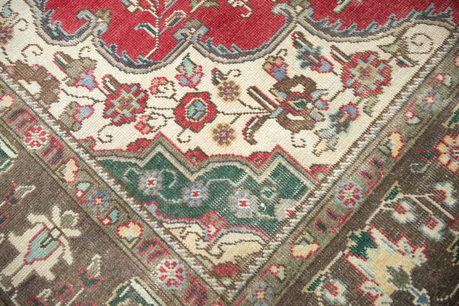 6'4x9'3 Hand Knotted Floral Traditional Wool Oriental Rug - Image 10