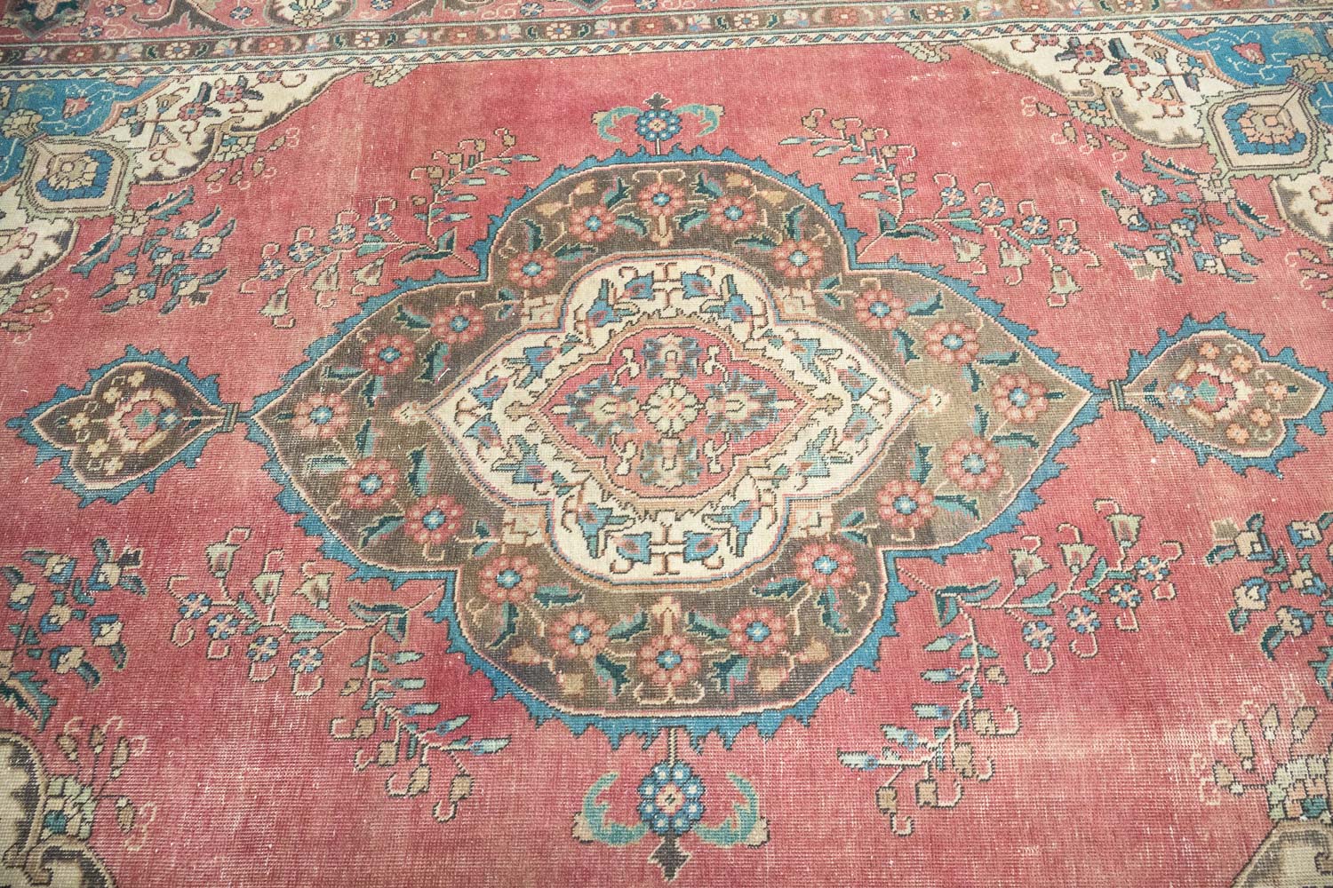 8'1x11'2 Hand Knotted Floral Traditional Wool Oriental Rug - Image 8