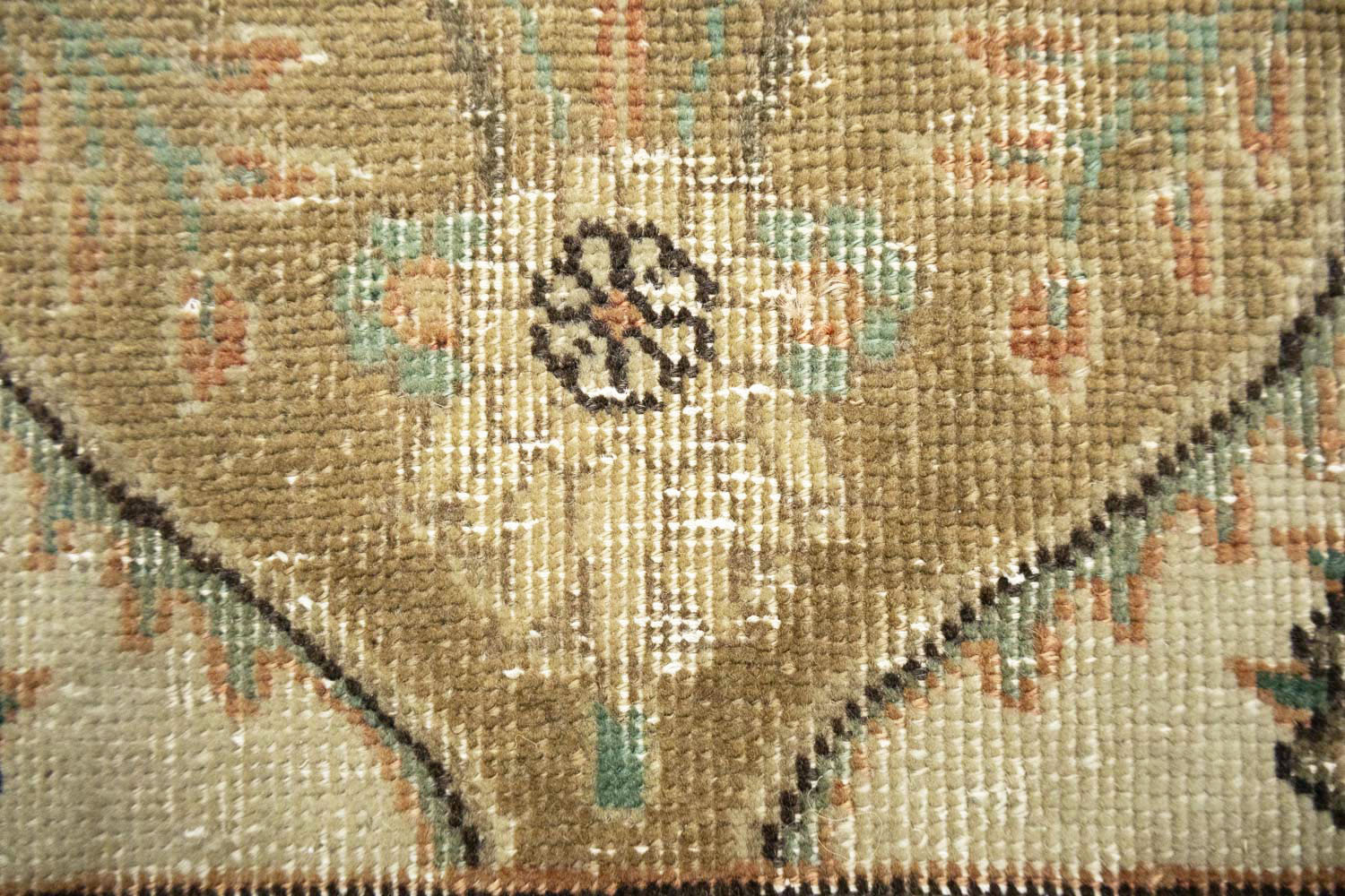 8'0x11'2 Hand Knotted Floral Traditional Wool Oriental Rug - Image 11
