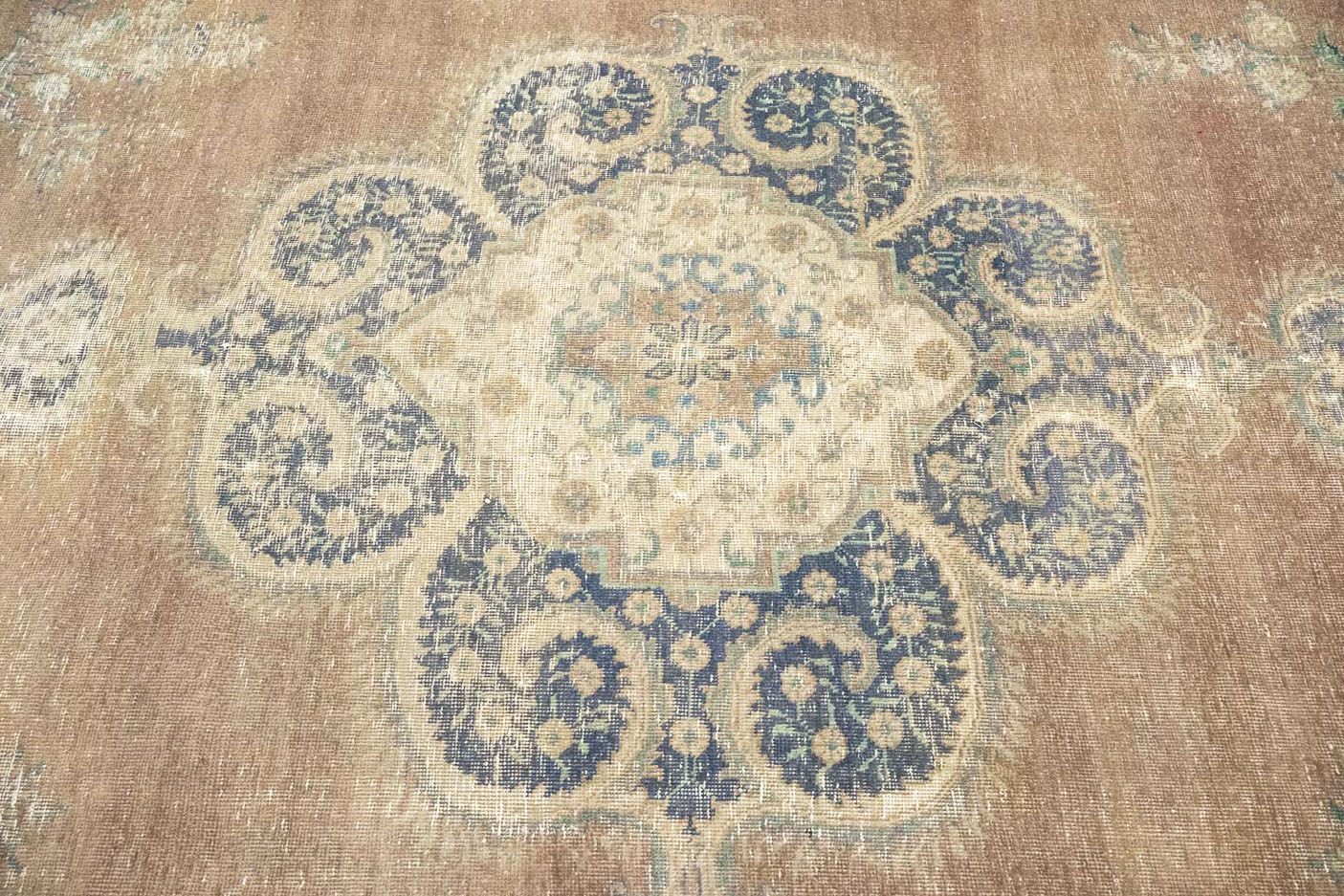 9'10x12'10 Hand Knotted Floral Traditional Wool Oriental Rug - Image 8