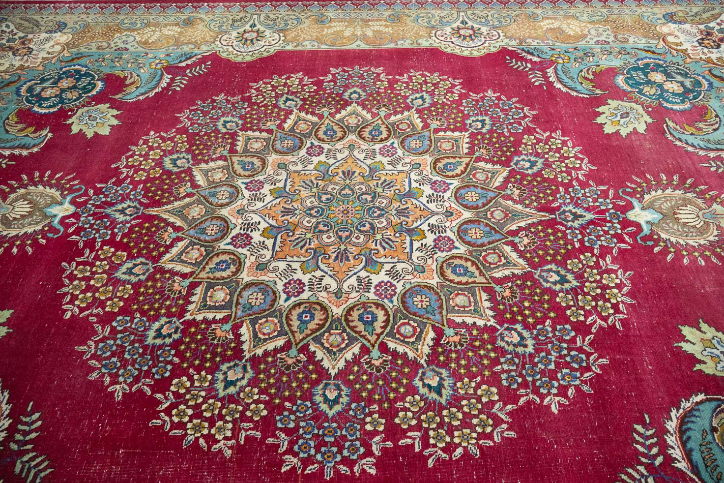 9'9x12'10 Hand Knotted Floral Traditional Wool Oriental Rug - Image 8