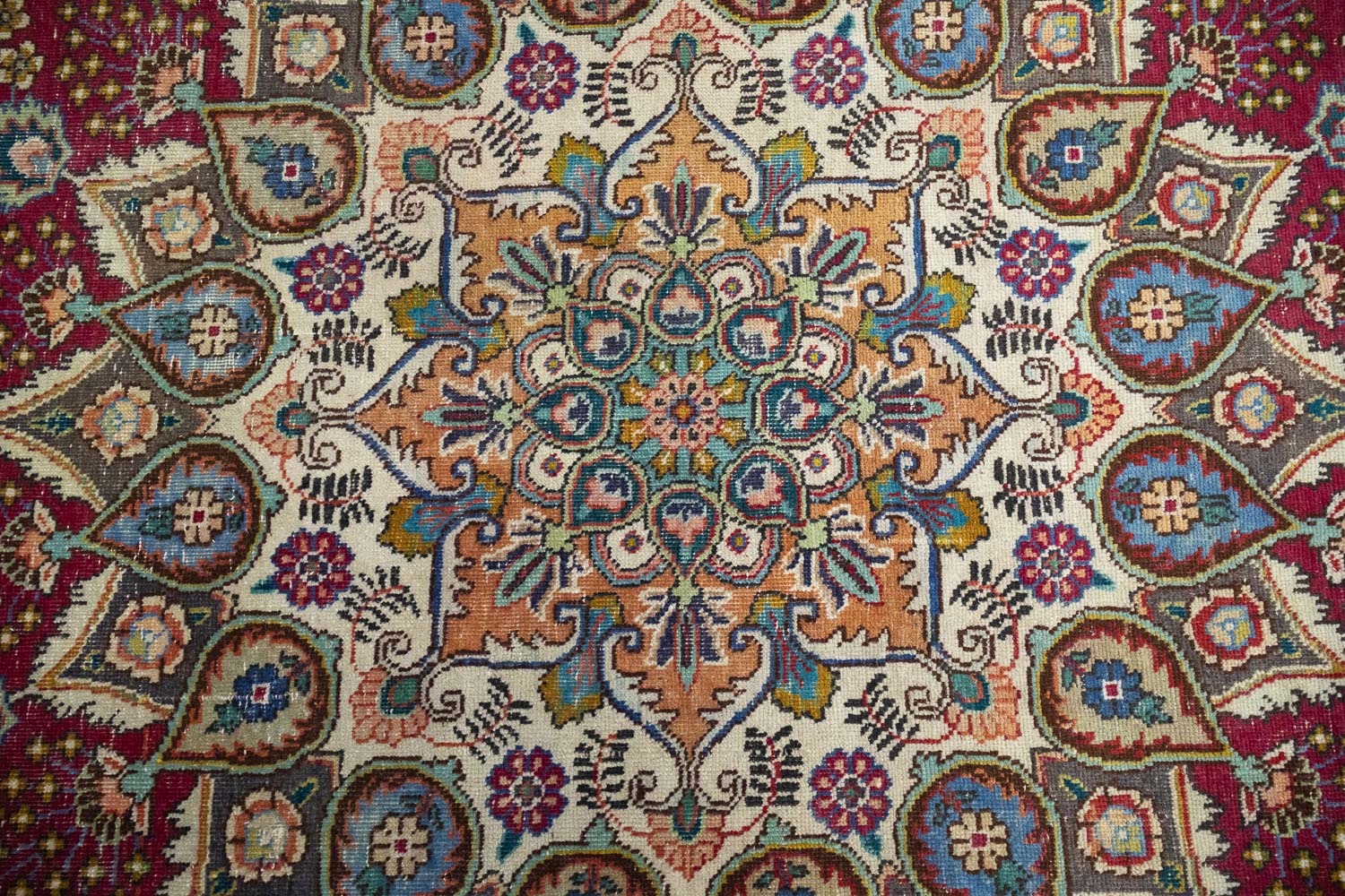 9'9x12'10 Hand Knotted Floral Traditional Wool Oriental Rug - Image 9