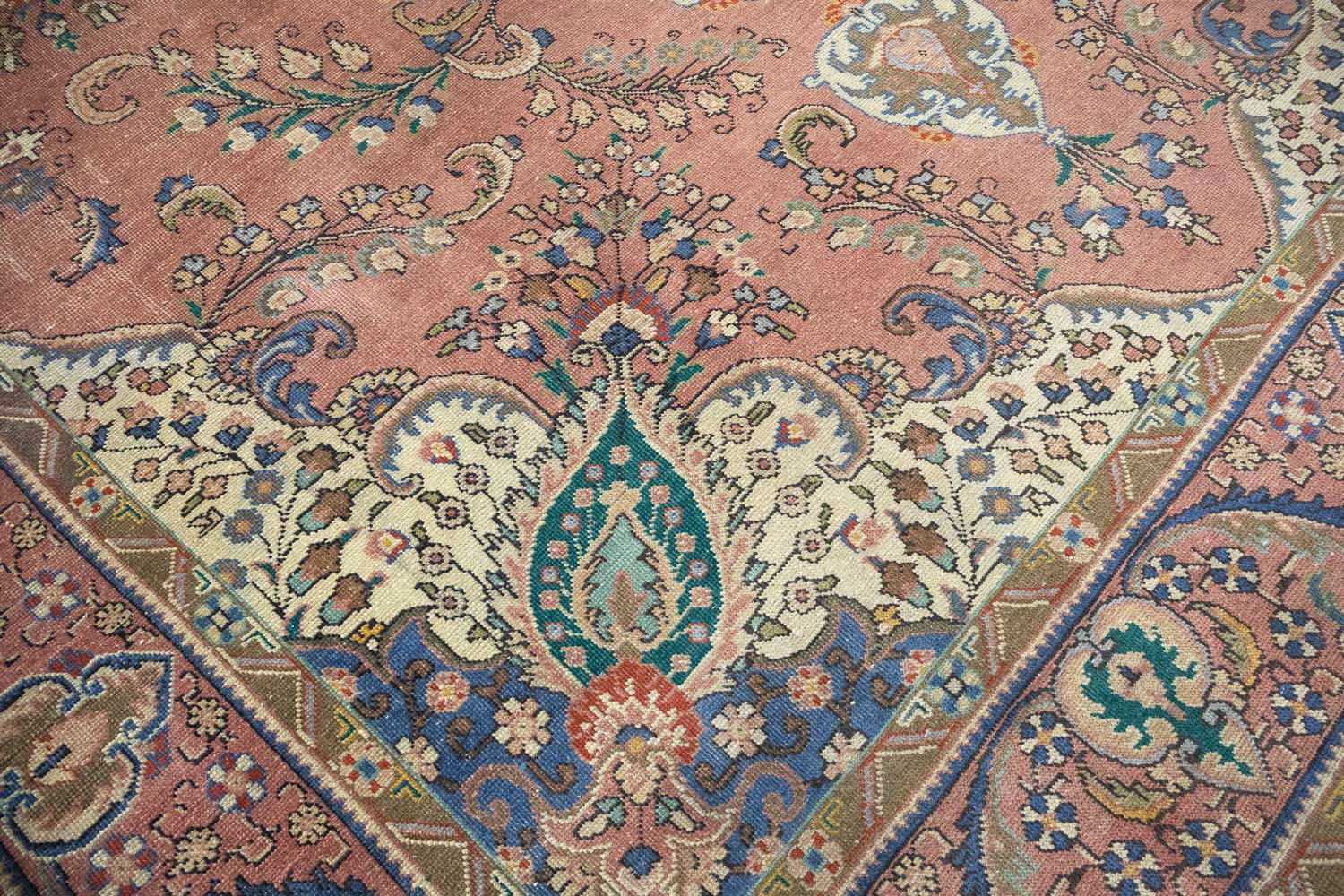 9'9x12'10 Hand Knotted Floral Traditional Wool Oriental Rug - Image 10