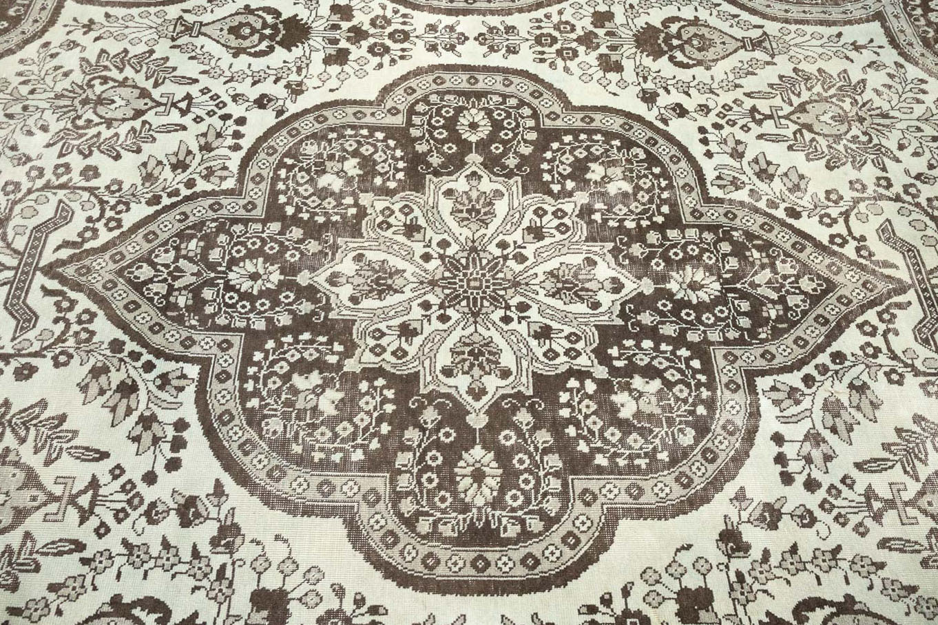 9'8x13'1 Hand Knotted Floral Traditional Wool Oriental Rug - Image 7
