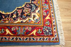 2'7 x 4'1 Hand Knotted Kashan Floral Persian Wool Rug