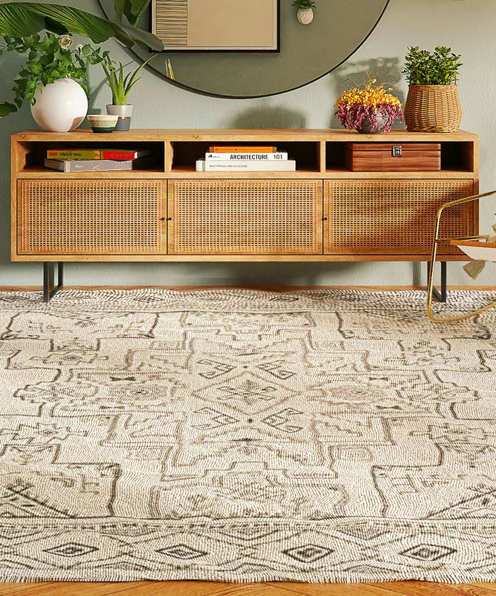 Pattern with presence.