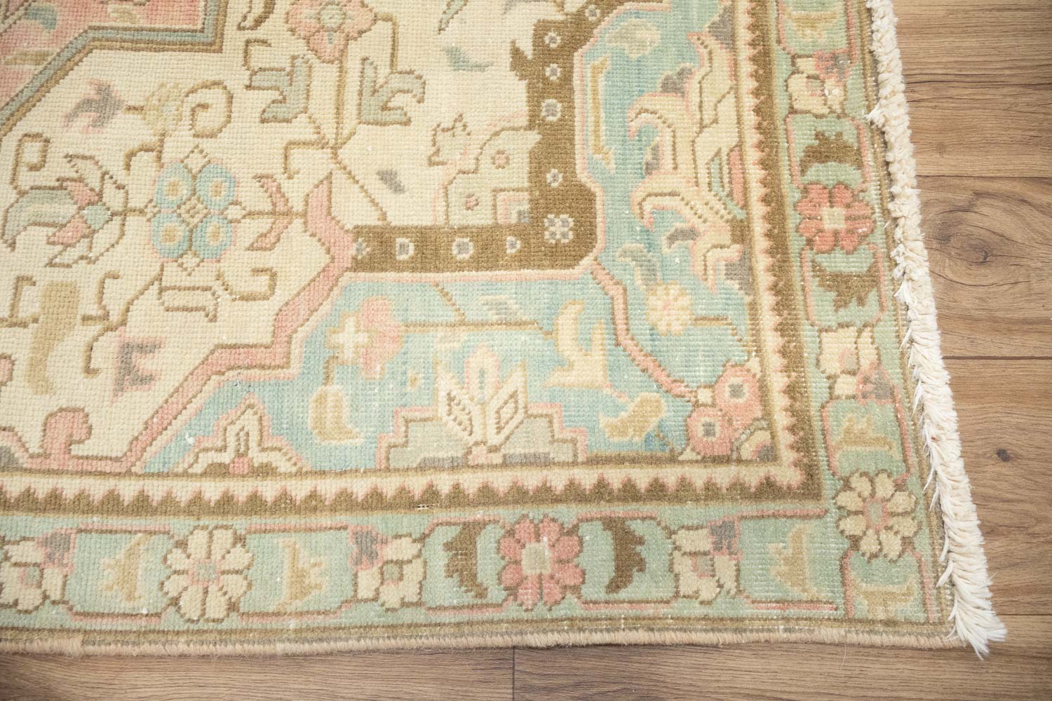7'4x9'4 Hand Knotted Floral Classic Oriental Wool Rug - Image 6