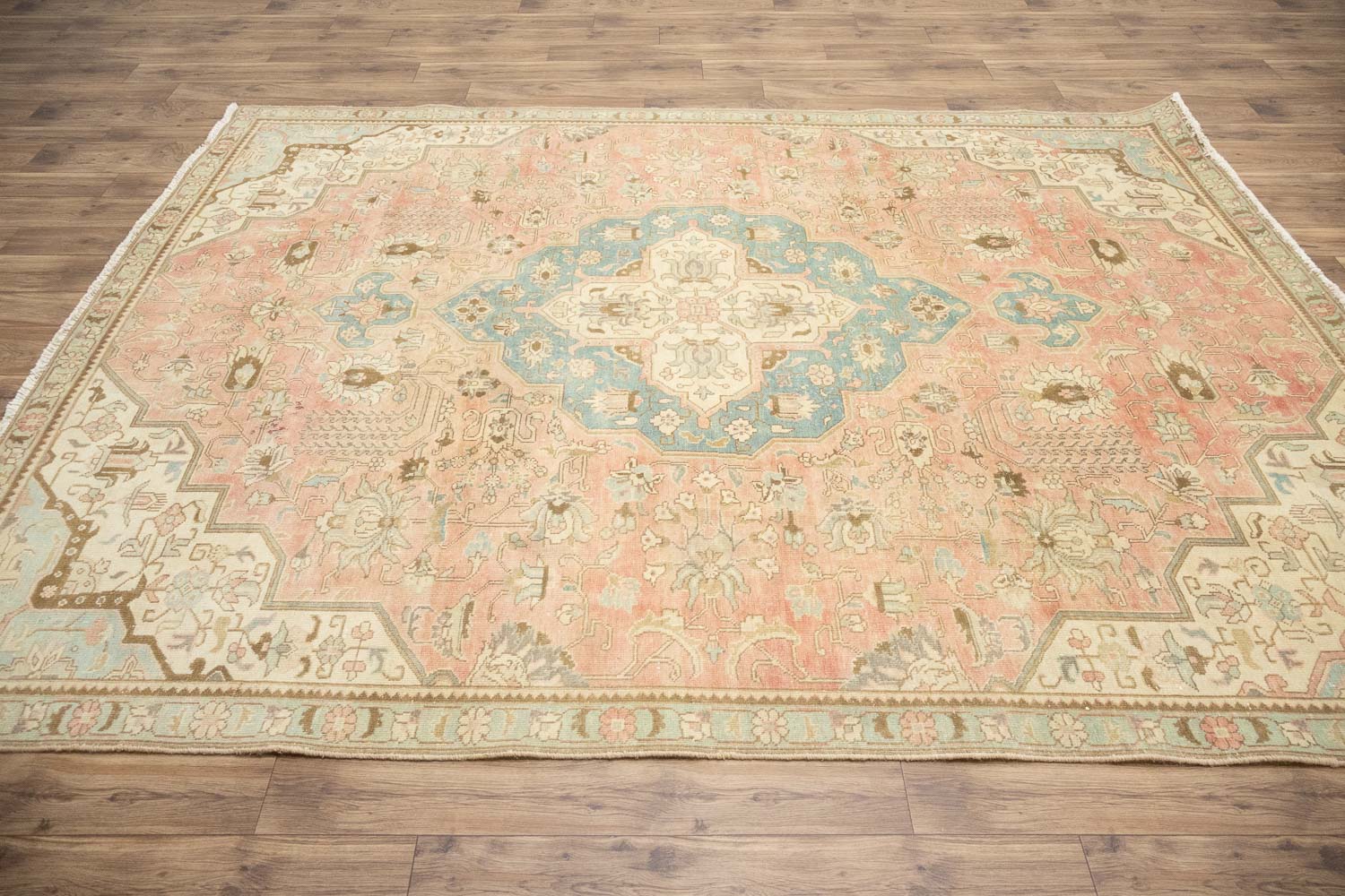 7'4x9'4 Hand Knotted Floral Classic Oriental Wool Rug - Image 3