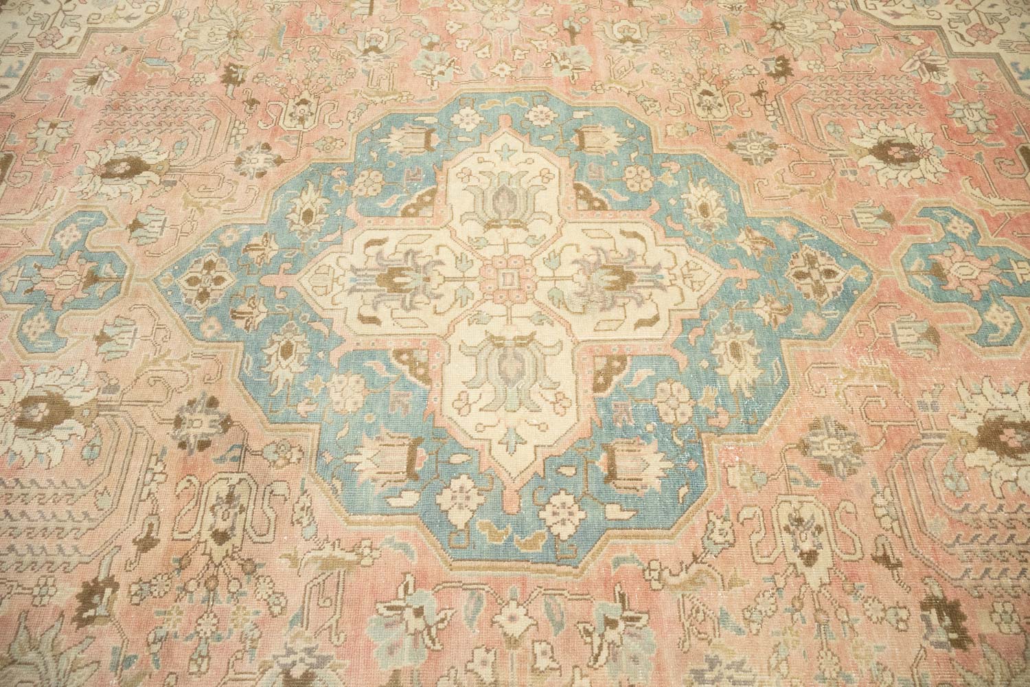 7'4x9'4 Hand Knotted Floral Classic Oriental Wool Rug - Image 13